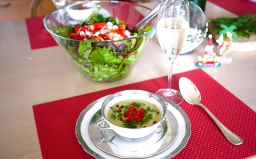 ハワイコンドミニアムで作りたい！簡単アボカドのポタージュ＆サラダレシピ～クリスマス編～