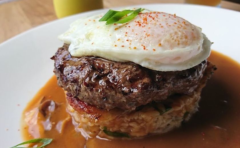 ハワイ ロコモコ