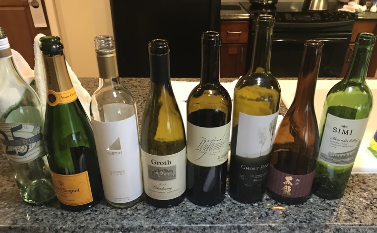 このときは日本からヴーヴ・クリコと日本酒の黒龍を持参し、ハワイでは品質がよくお値打ちのワインをセレクト。その都度、何を持っていくかを吟味するのも楽しみのひとつ。