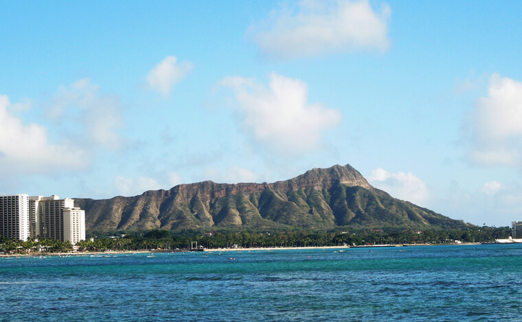 ワイキキのシンボル「ダイヤモンドヘッド」では早朝トレッキングを