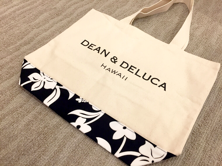 ワイキキのロイヤル・ハワイアン・センター内に、ハワイ2号店となるショップが2017年11月にオープン。オリジナルロゴグッズが充実しています。<br />
