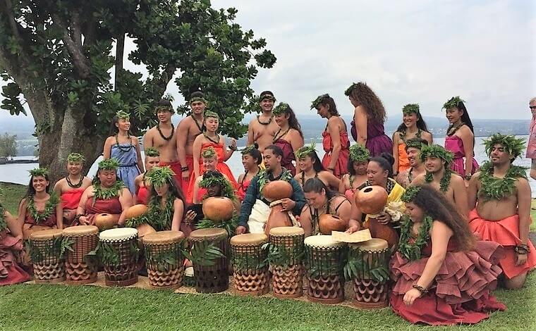 カヒコを踊るハウラのみなさん。メリー・モナーク関連のパフォーマンス