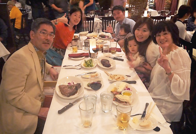 岩嗣さまの還暦を祝って、親子3世代・7人でハワイを訪れた夏もありました。