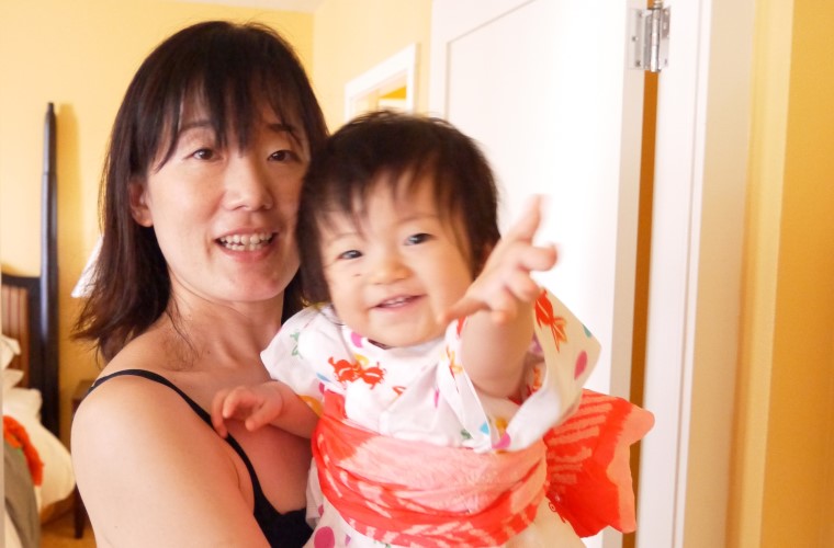 浴衣は日本の伝統的なカジュアルウエア。「ディナーに出かける際にも重宝すると、私自身も小さい頃は母に着せてもらっていたんですよ」と知容さま。