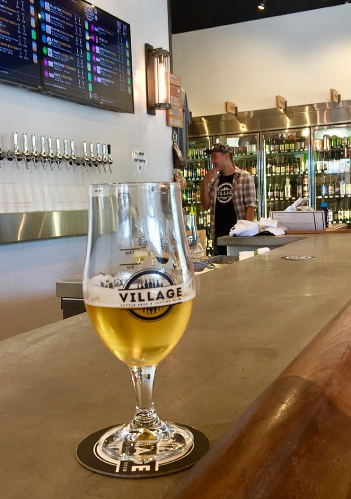 ビールを選んだら、次は量を決めます。４オンス＄2〜、8オンス、16オンスよりチョイス。値段はビールの種類と量で変わります。ちなみにビール派ではない方にはワインも9種類揃っています。