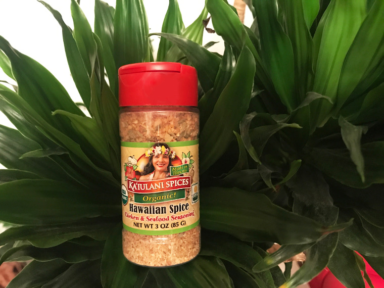 ローカルにも人気のカイウラニスパイス。ホールフーズにて各種フレーバーが揃い、＄8.99〜。