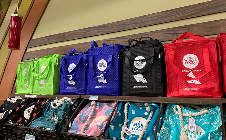 黄緑、赤、青など大容量クーラーバッグ（正方形型）＄4.99カイルア店にて