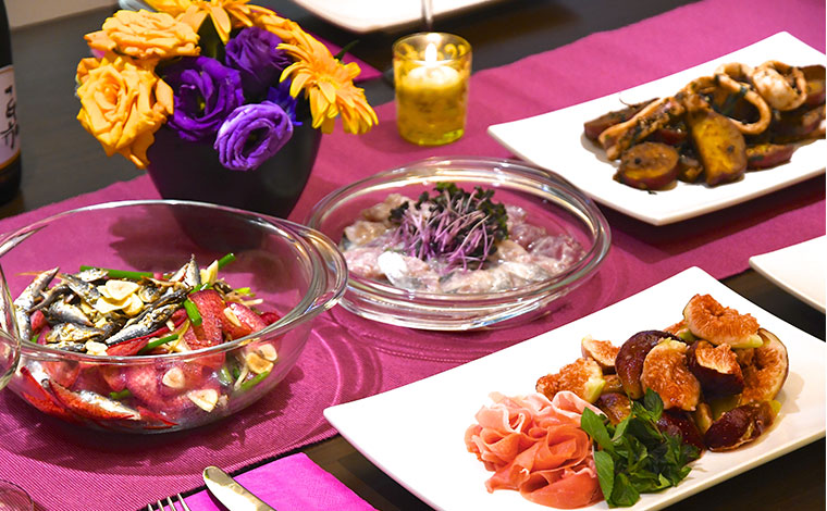 簡単な料理だからこそ、色のコントラストを意識するとごちそう風に。