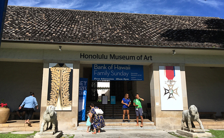 ワイキキの中心部から車で約20分とアクセスの良さも魅力のホノルル美術館。
