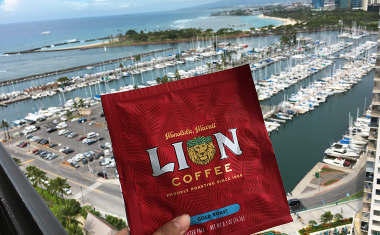 ライオン・コーヒー・ゴールド・ロースト(10袋入り)$5.95（ライオン・コーヒーにて）