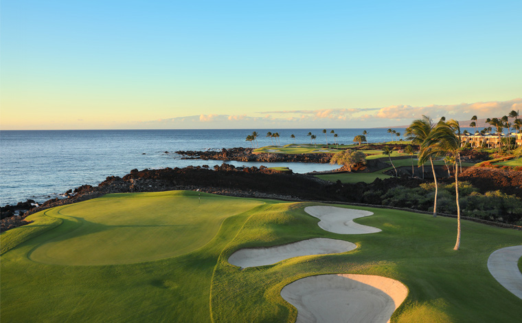 写真提供：<a href='https://www.maunalanigolf.com/south_course/' target='_blank'>Mauna Lani Resort </a>