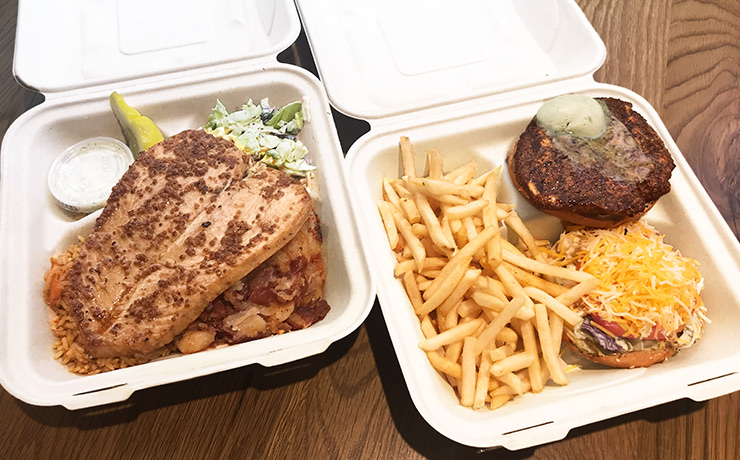 フレッシュキャッチプレート・オパのグリル（左）26.95ドル、オバマバーガー（右）12ドル。