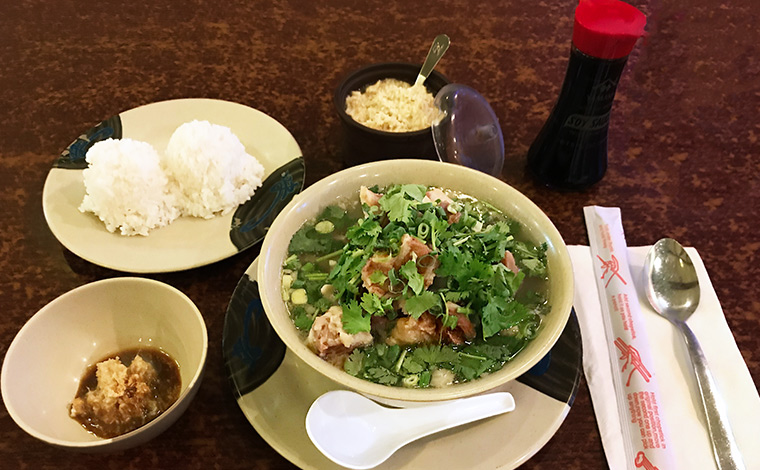 人気のオックステールスープ・レギュラーサイズ＄17.50