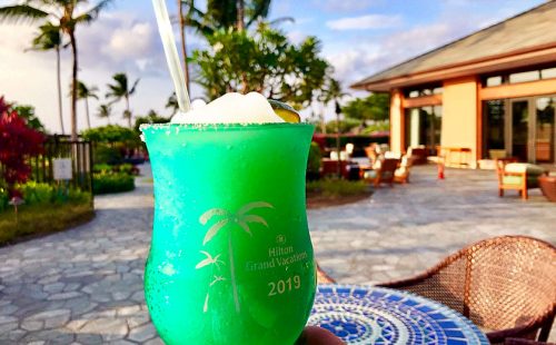 ハワイ発　大人のハッピーアワーを楽しめるレストランで、贅沢で優雅な夕暮れのひとときを。