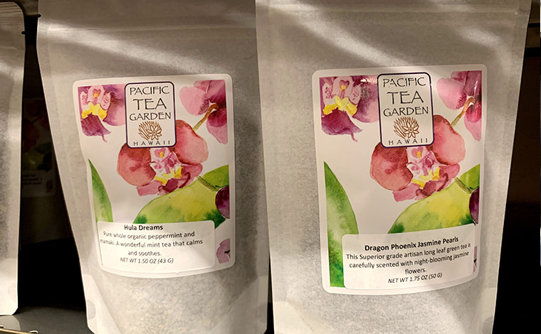 南国風のフレーバーのお茶なら、日本で飲んでもハワイの風を運んでくれそう。