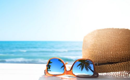 沖縄の海カフェで贅沢なひとときを。 元CAが選ぶ、絶景＆地元料理を楽しむカフェ5選