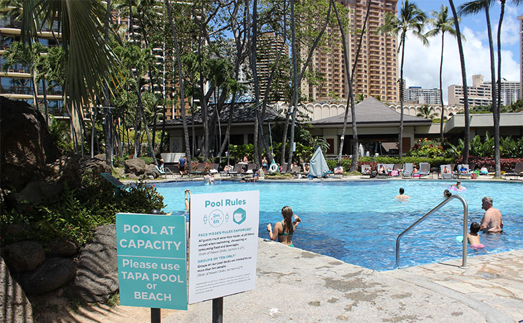 グランドワイキキアン内プール