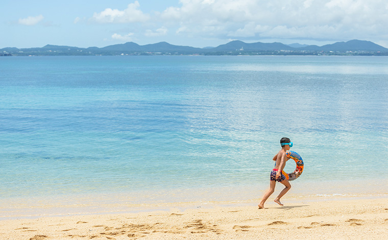 大泊ビーチではシャワーや更衣室も完備しているので安心して遊べます。