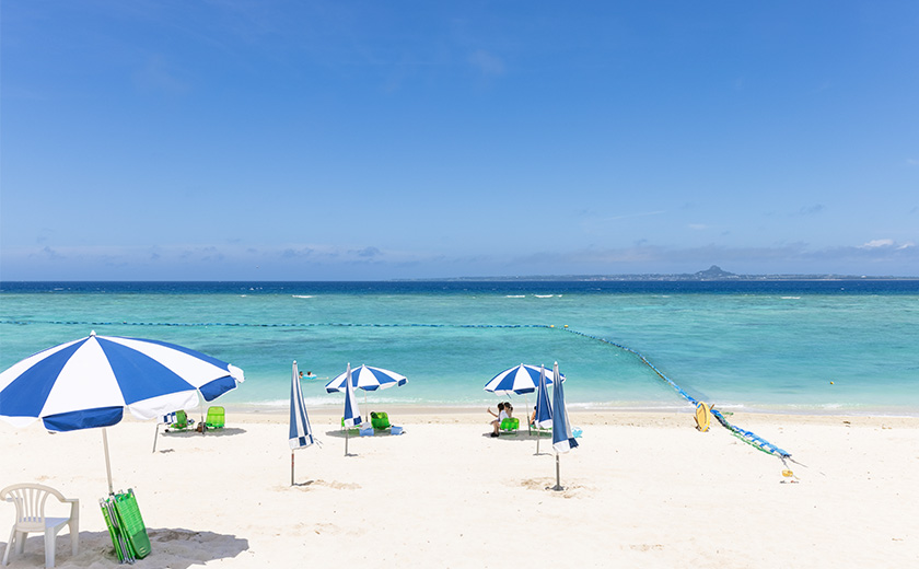 瀬底ビーチ　沖縄