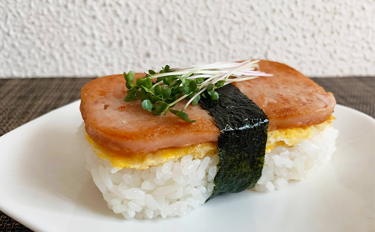 １つのパックで3つのスパム握りが作れました！