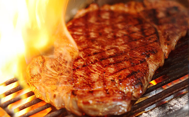 写真提供：神戸BAR 仲々