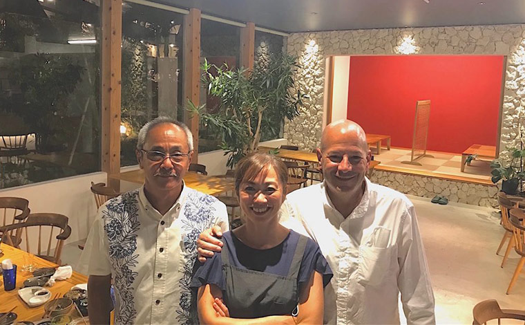 オーナー夫妻とマイケル氏