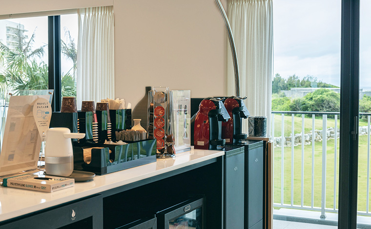 写真提供：Sesoko Masayuki<br />
誰でも利用できるオーナーズラウンジではさまざまなドリンクを無料で楽しむことも。至れり尽くせりだ。