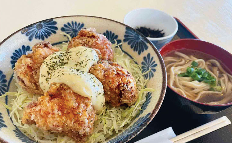チキン南蛮丼　800円　写真提供：食堂まんじろう