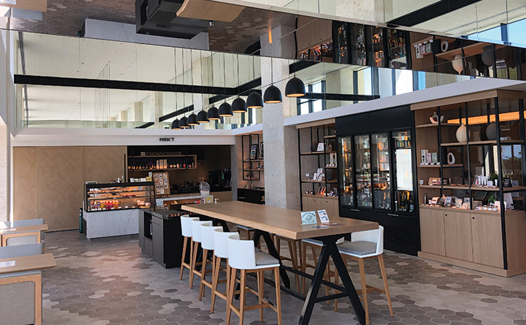 瀬底リゾート内にあるMRK’T「CHIM DON DON」カフェ