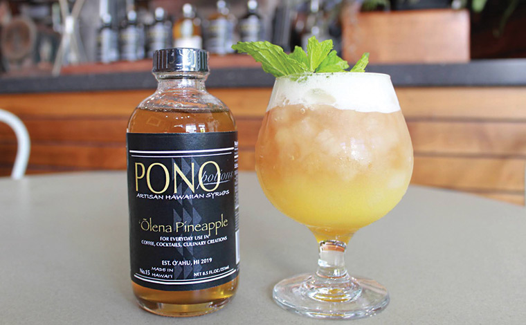 パイナップルシロップやマカダミアナッツを使用したスペシャルティードリンク「PALAKA PLANTATION」（$6）
