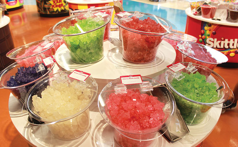 量り売りのキャンディーやグミは、1パウンド／$17.96