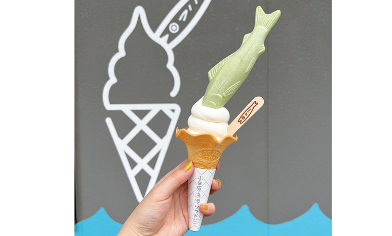 ミルクソフト　390円＋80円（最中トッピング）（税込）