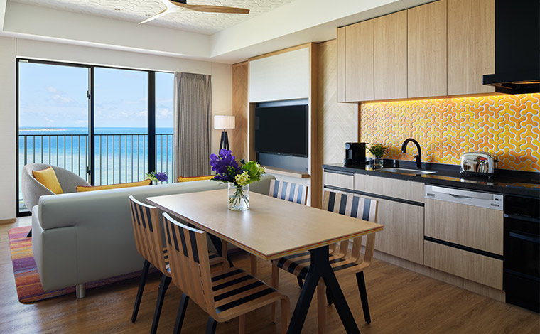 ザ・ビーチリゾート瀬底・ヒルトンクラブのキッチン。ナンを手作りしても楽しそうです。