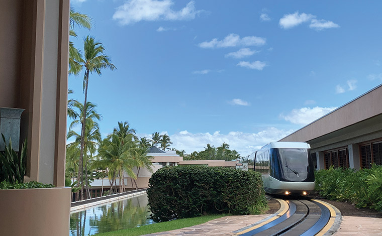 トラムは早朝から深夜まで。プールのあるMakai（マカイ）〜チェックイン・カウンター手前のHaleike（ハレイケ）間を定期的に運行。