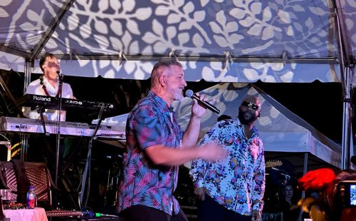 オアフ島ヒルトン・ハワイアン・ビレッジでジョーイ・ファトーン＆フレンドのプライベートディナーショーを開催