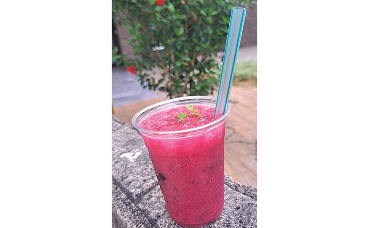 写真提供：OKINAWAフルーツらんど