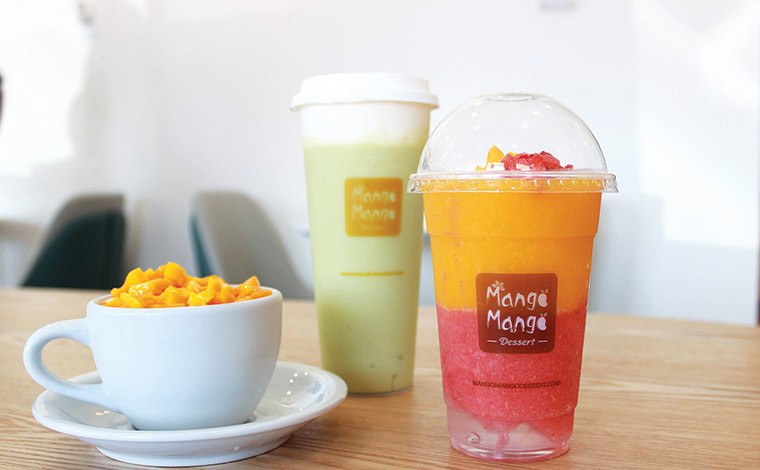 左から「マンゴー・パンナコッタ」（カパフル点限定）7.50ドル、アボカド・チーズ（カパフル点限定）8.00ドル、マンゴー・ストロベリー・スムージー7.75ドル