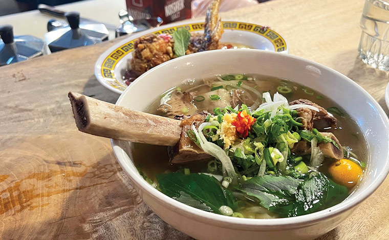 フォー　18ドル（ビーフリブ　+8ドル）