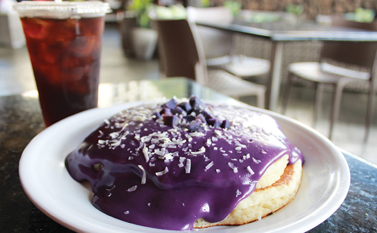 ウベ・コラーダ・パンケーキ 12.95ドル