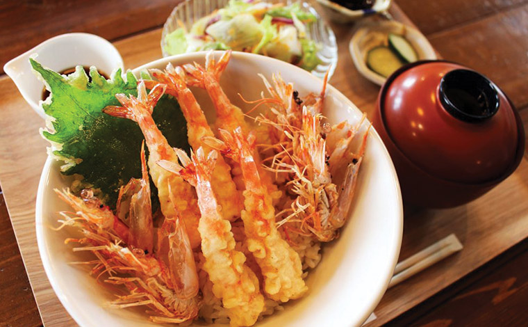 「くるまえびキッチン TAMAYA」の海老天丼