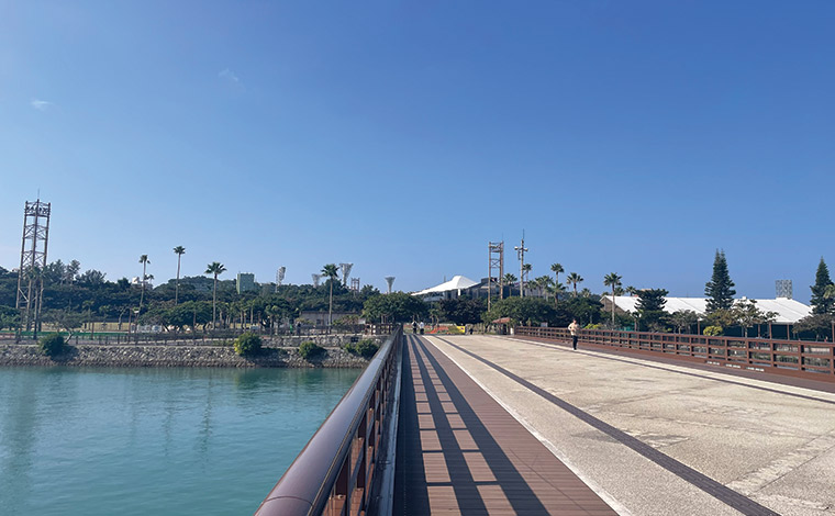 国場川（こくばがわ）にかかる橋