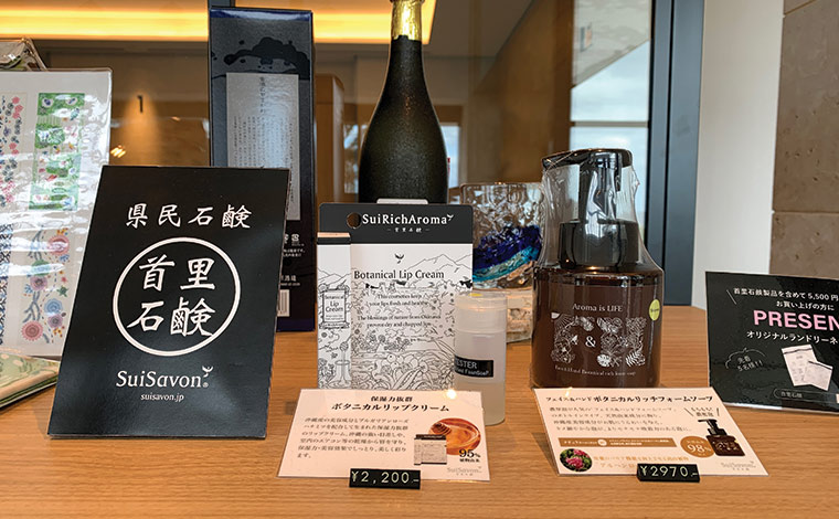 ボタニカルリップクリーム  2,200円、 ボタニカルリッチフォームソープ 　2,970円