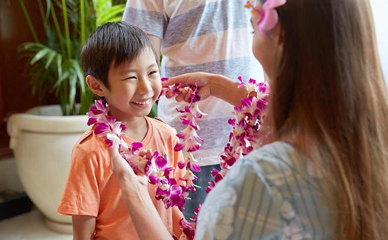 生花のレイを日本に持ち帰るには植物検疫の検査証明書が必要です