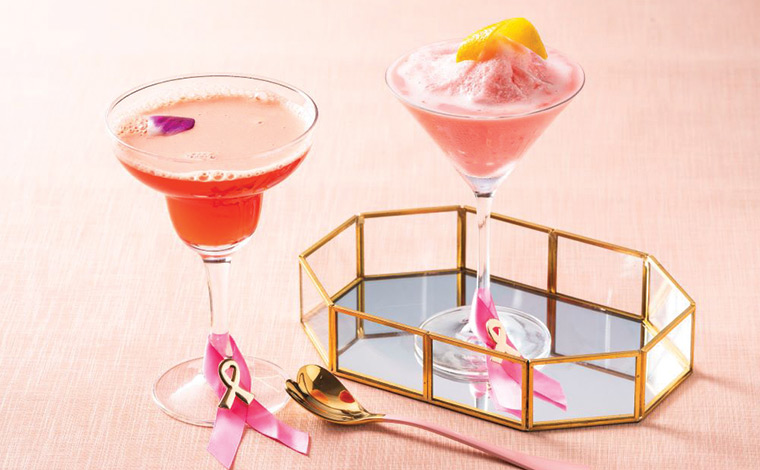 写真提供：ヒルトン沖縄瀬底リゾート<br />
カンパリブランドアンバサダーの小川尚人氏特製カンパリカクテル<br />
ルナロッソ（右）、ウルトラサンセット（左）