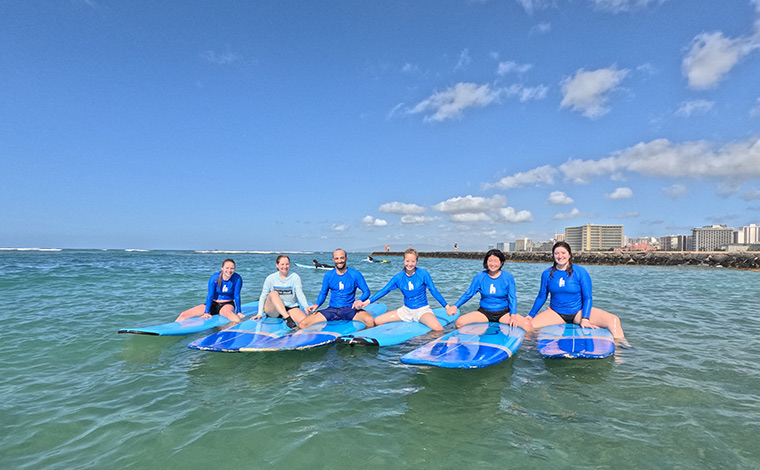 写真提供：ハンズ・ヒーデマン・サーフスクール