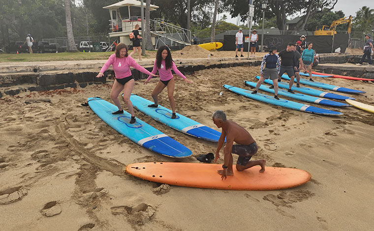 写真提供：ハンズ・ヒーデマン・サーフスクール