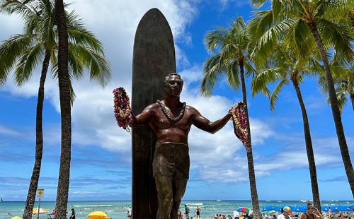 ワイキキ観光で外せない！王族や英雄に出会える銅像7選