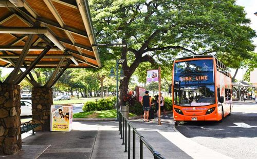 ハワイ・ワイキキ内の移動完全ガイド：トロリー、自転車、ライドシェア活用術