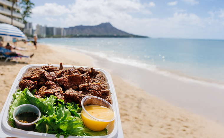 シグニチャーメニューの６ozのステーキプレート（16.85ドル）