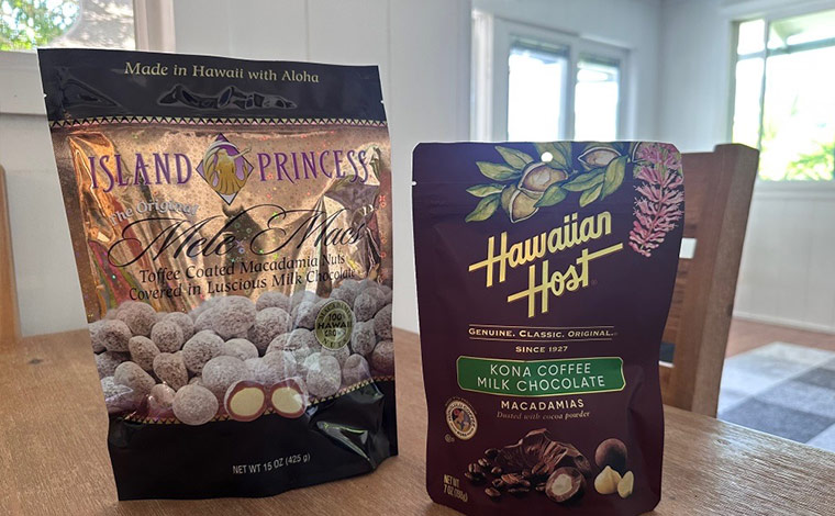 左からアイランドプリンセスマカダミアナッツチョコレート、ハワイアンホースト